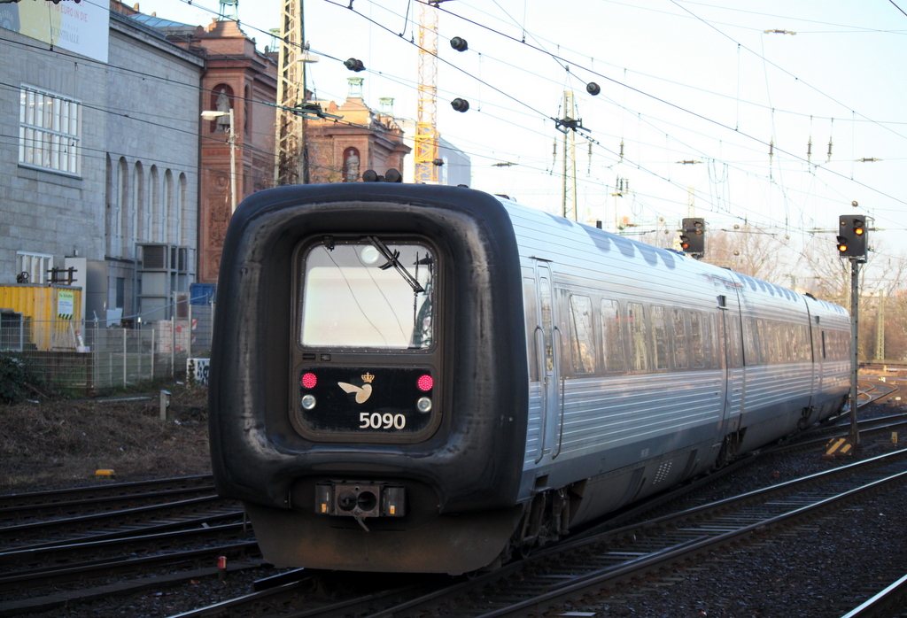 Dnische  Gumminase bei der Ausfahrt im Hamburger Hbf.17.01.2015