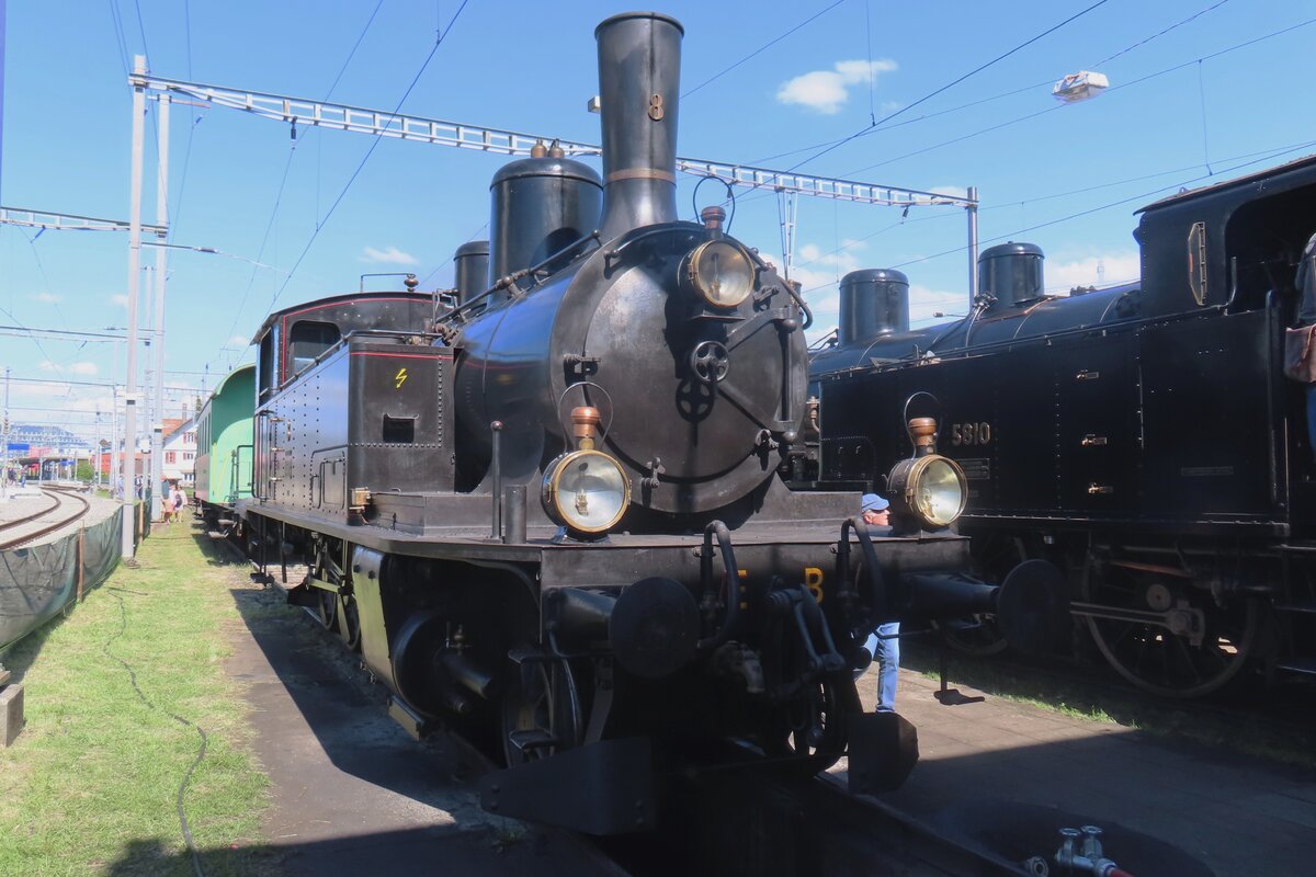 Dampfbahn Bern DBB-8 steht am 18 Mai 2025 während das Bahnfest  150 Jahre Emmentalbahn  ins Depot von Konolfingen.