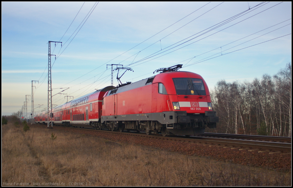 DB Regio 182 008 mit dem RE1 musste am 10.02.2014 wegen eines Gaslecks in Berlin-Mitte �ber die Berliner Wuhlheide umgeleitet werden