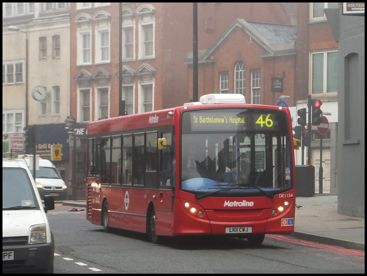 Dennis von Metroline London in London.