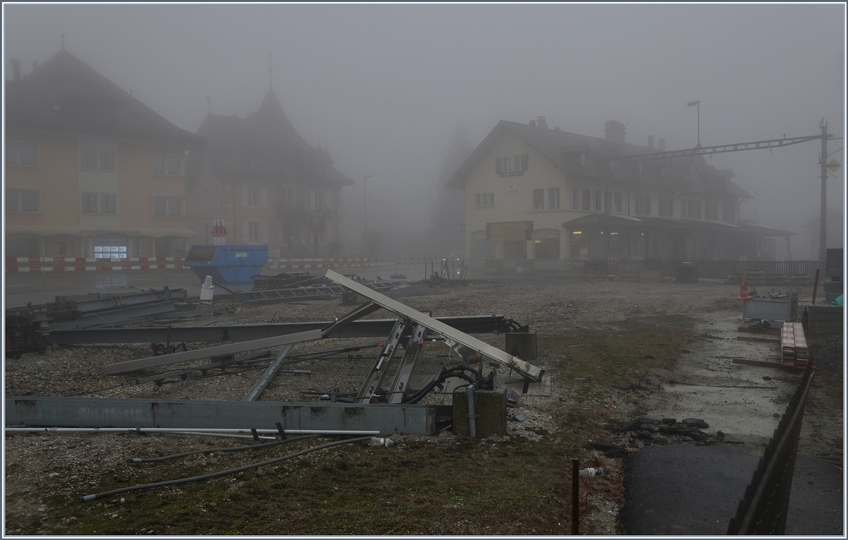 Der alte Bahnhof von Châtel St-Denis kurz nach der Inbetriebnahme des neuen Bahnhofs. 

1. Dezember 2019