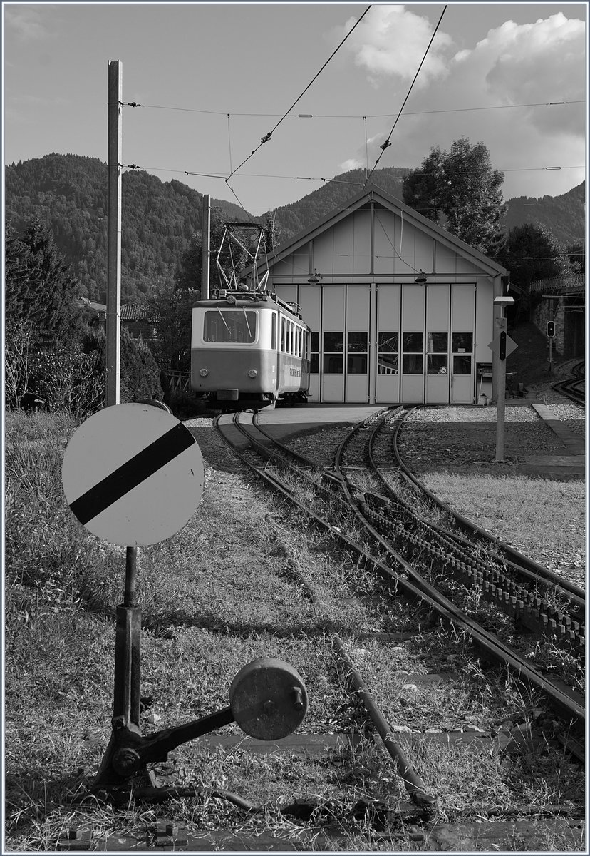 Der Bhe 2/4 207 im Depot von Glion.
16.09.2017