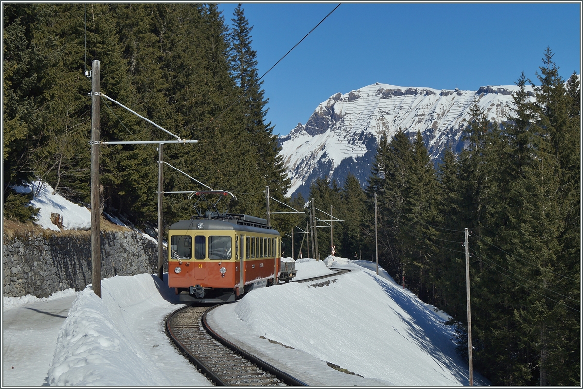 Der BLM Be 4/4 31 erreicht Mürren.
9. März 2014