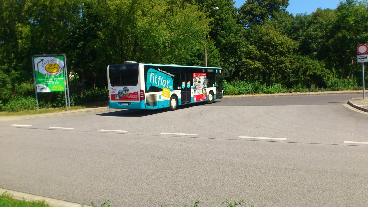 der Citaro 2 der Stadtwerke NB SW 539....und einer der ersten citaro facelift die in der stadt fahren und denke mal bald wieder durch neue ersetzt werden da sie nun auch schon gute 6 jahre im dienst sind....hier auf der linie 5 am endhaltepunkt 