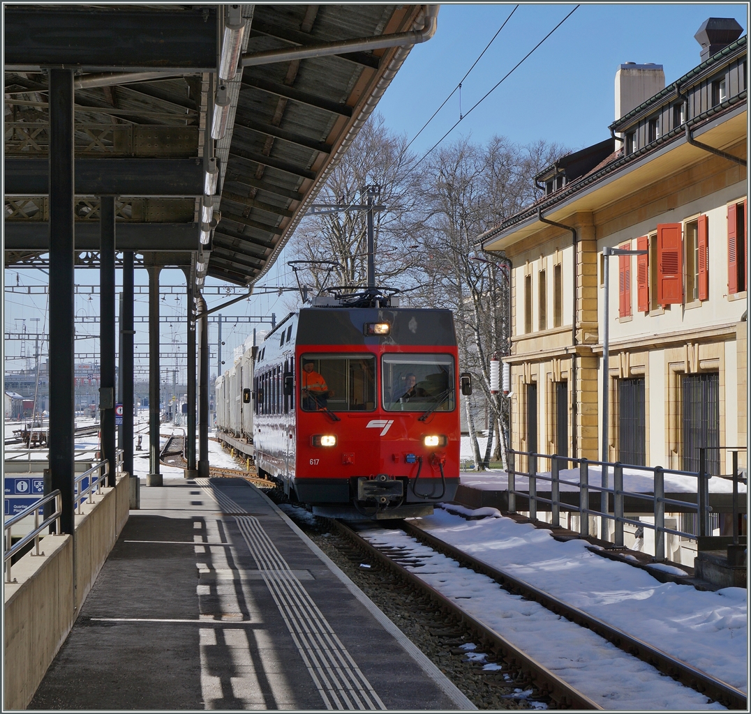 Der CJ (ex FW) Be 4/4 617 in La Chaux de Fonds.
18. März 2016