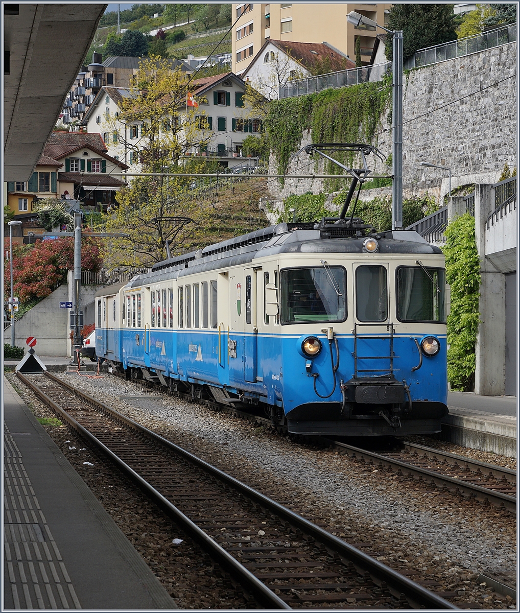 Der MOB ABDe 8/8 4002 VAUD in Montreux.
17. April 2017