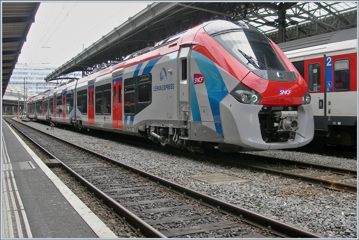 Der SNCF Z 31503 M in den gefälligen LÉMAN EXPRESS Farben in Lausanne auf einer Testfahrt. 

29. April 2019