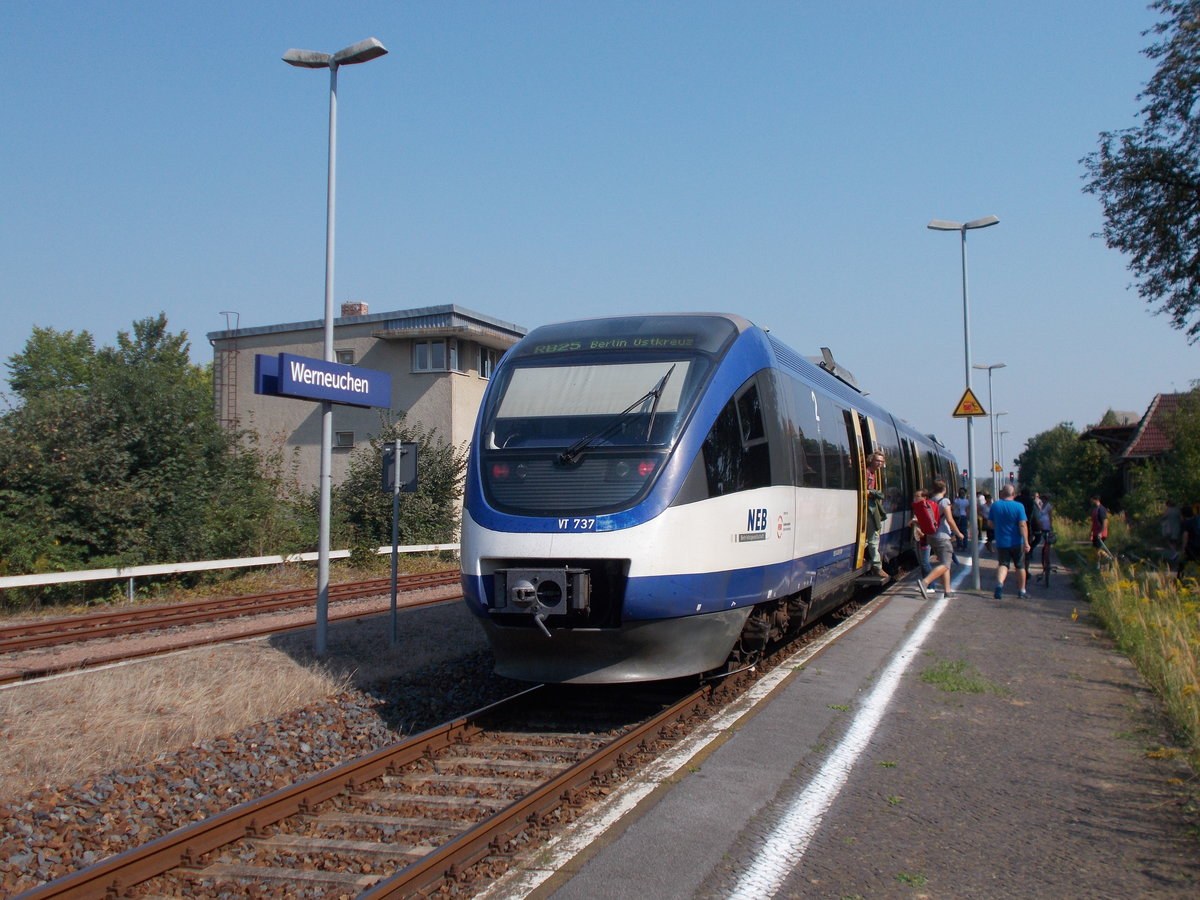 Der VT 737 von der NEB,am 11.September 2016,nach der Ankunft aus Berlin Ostkreuz in Werneuchen.