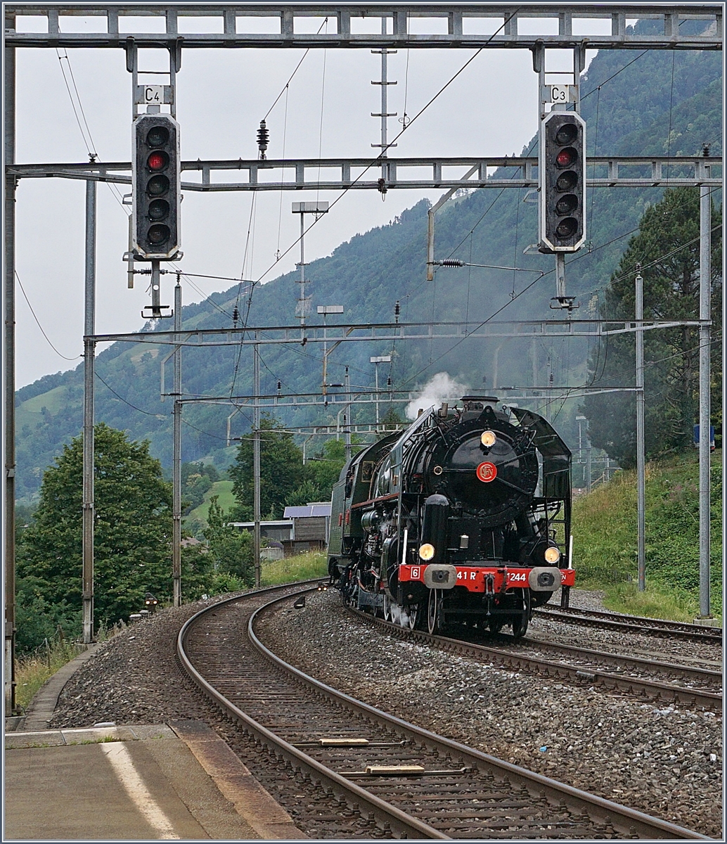 Die 141 R 1244 des  Vereins Mikado 1244  erreicht von Zürich kommend Arth Goldau. 24. Juni 2018