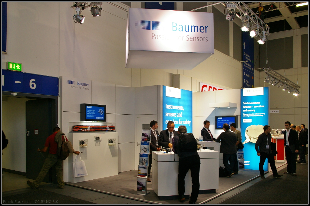 Die Baumer Group aus der Schweiz stellt Produkte der Messtechnik her. Die Produkte umfassen Anwesenheitssensorik, Distanzsensorik, Drehgeber, Identifikation/Bildverarbeitung, Messtechnik und Zubehör. Etliches davon kommt auch in Zügen zum Einsatz, ein Beispiel war am Stand der Firma auf der InnoTrans 2014 in Berlin zu sehen.

Webseite Unternehmen (deutsch): http://www.baumer.com/int-de/
