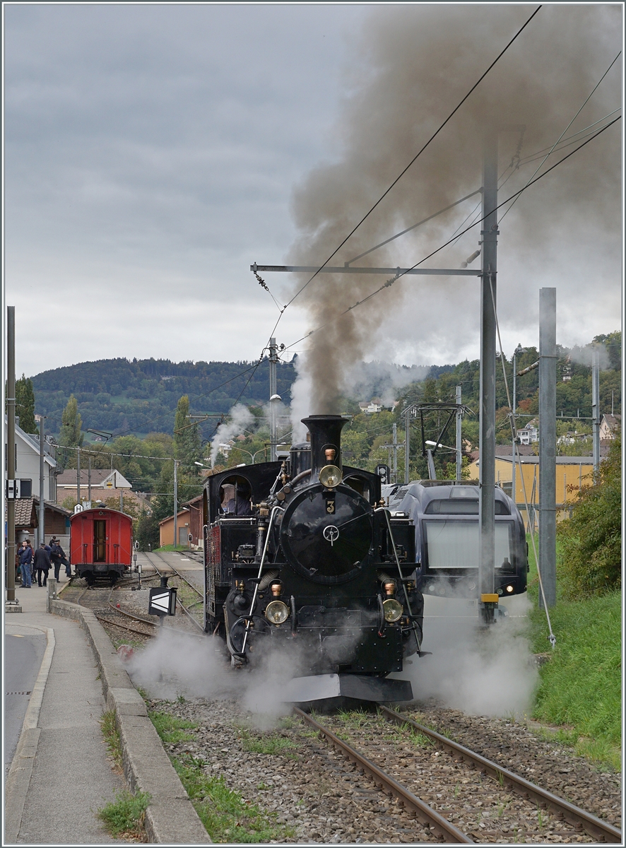 Die BFD HG 3/4 N° 3 der Blonay - Chamby Bahn rangiert in Blonay um ihren Zug nah Chaulin zu übernehmen. 

4. Oktober 2025