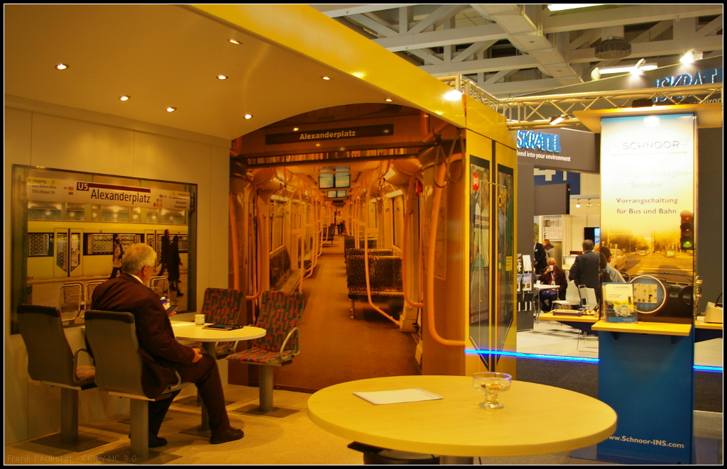 Die Firma Schnoor pr�sentierte ihren Stand auf der InnoTrans 2014 in Berlin in Form eines Berliner U-Bahn-Wagen. Neben Industrieelektronik und Systemtechnik werden auch Funkanlagen und Kommunikationsl�sungen im Bereich Transport und Verkehr (Bus, Tram und Bahn) angeboten.
<br /><br />
Webseite Unternehmen (deutsch): http://www.schnoor-ins.com/index.php
