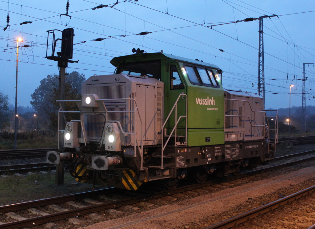 Die Rostocker G6(650 114-8)stand am Abend des 30.10.2015 gem�tlich im Rostocker Hbf rum.