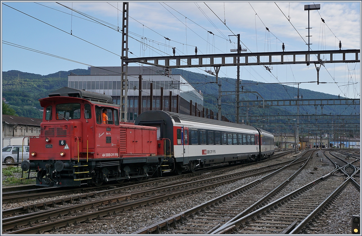 Die SBB Em 3/3 18824  Emma  rangiert in Olten.
11. Juli 2018