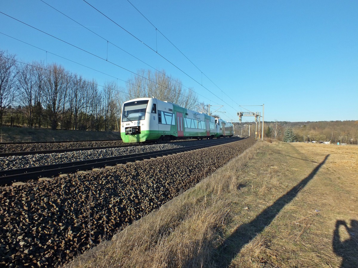 Die schon zuvor angetroffenen STB VT 127 und 113 kommen aus Erfurt zur�ck. 12.3.14 