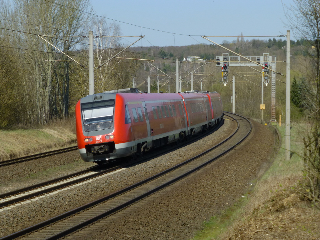 Diese Doppeltraktion 612er mit Nr. 102 an dre Spitze war am 15.4.15. auf dem Weg nach Würzburg.