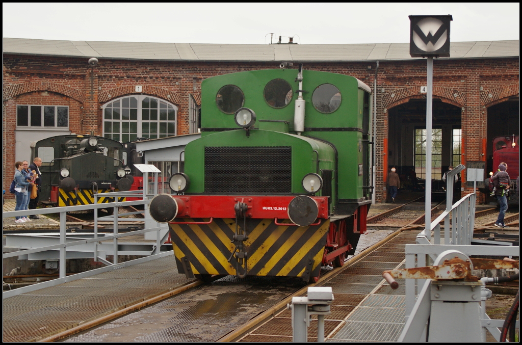 DKL 0605 fährt bei der Veranstaltung  30 Jahre Traktionswechsel Wittenberge  der Dampflokfreunde Salzwedel e.V. am 06.05.2017 auf die Drehscheibe. Der Rangierdiesel wurde 1942 von Deutz (Typ OMZ 122 R) gebaut und erhielt 1963 einen neuen Motor. Die Lok befindet sich in Privatbesitz und ist eine Leihgabe an den Verein.