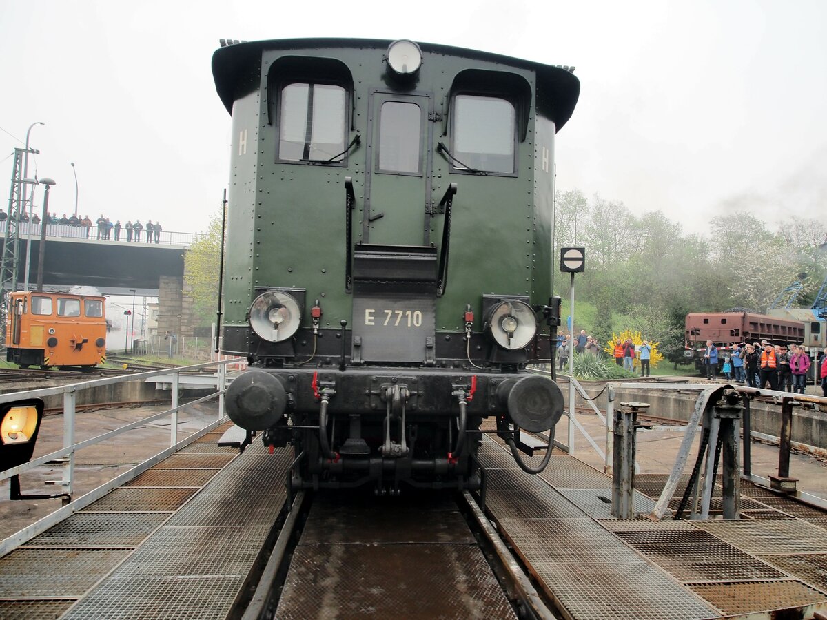 E 77 10 beim 8. Dampfloktreffen auf der Drehscheibe in Dresden Altstadt am 15.04.2016.