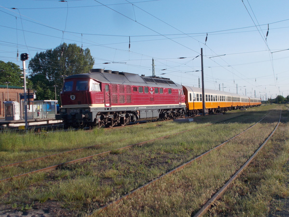 EBS 232 334 stand drei Tage mit dem St�dteexpress in Bergen/R�gen.Aufnahme vom 19.Mai 2018.