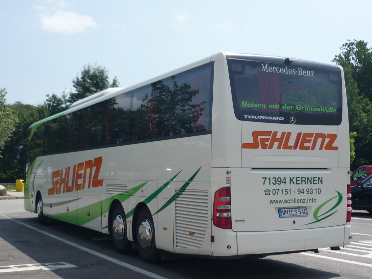 Ein MB-Tourismo der Fa. Schlienz aus Kernen macht Pause an der Rastst�tte Sindelfinger-Wald an der A 8