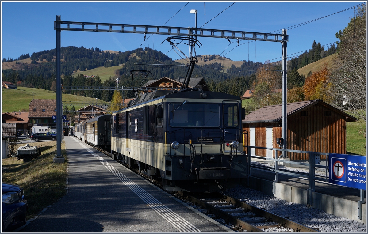 Endstation Saanenmöser! Infolge Bauarbeiten war Saanemöser ende Oktober/Anfang November 2016 für gut zwei Wochen Endstation der MOB; nach Zweisimmen und der Lenk wurde ein gut funktionierender Busersatzverkehr angeboten. 
29. Okt. 2016