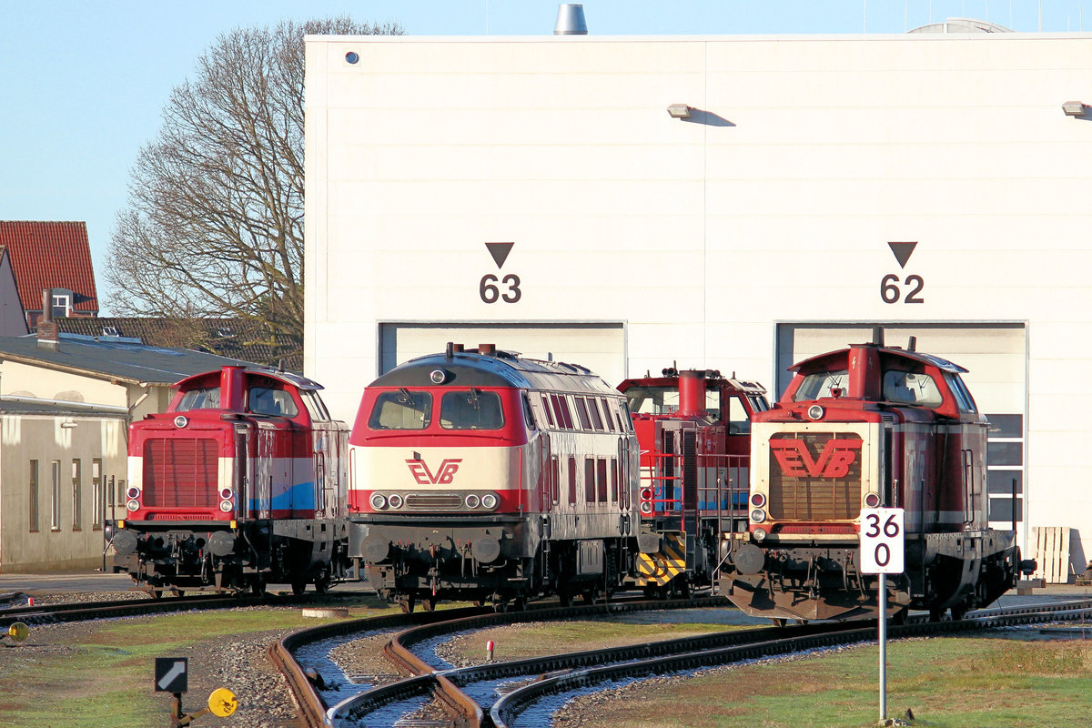 EVB Betriebshof in Bremerv�rde am 15.01.2012 // von Links: 410 03, 420 01, dahinter 411 52 und 410 01.