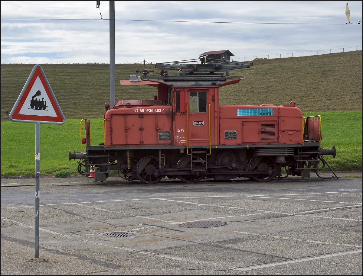 Finde den Fehler! Kleine Antwort auf Walters schönes Bild aus Ei. Ee 3/3 16403 in Sumiswald Schloss, Oktober 2018.