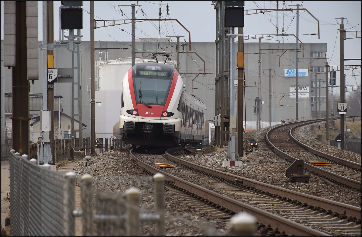 Frankreich-Flirt RABe 522 211 auf dem Weg nach Basel SBB. Pratteln, Februar 2017.