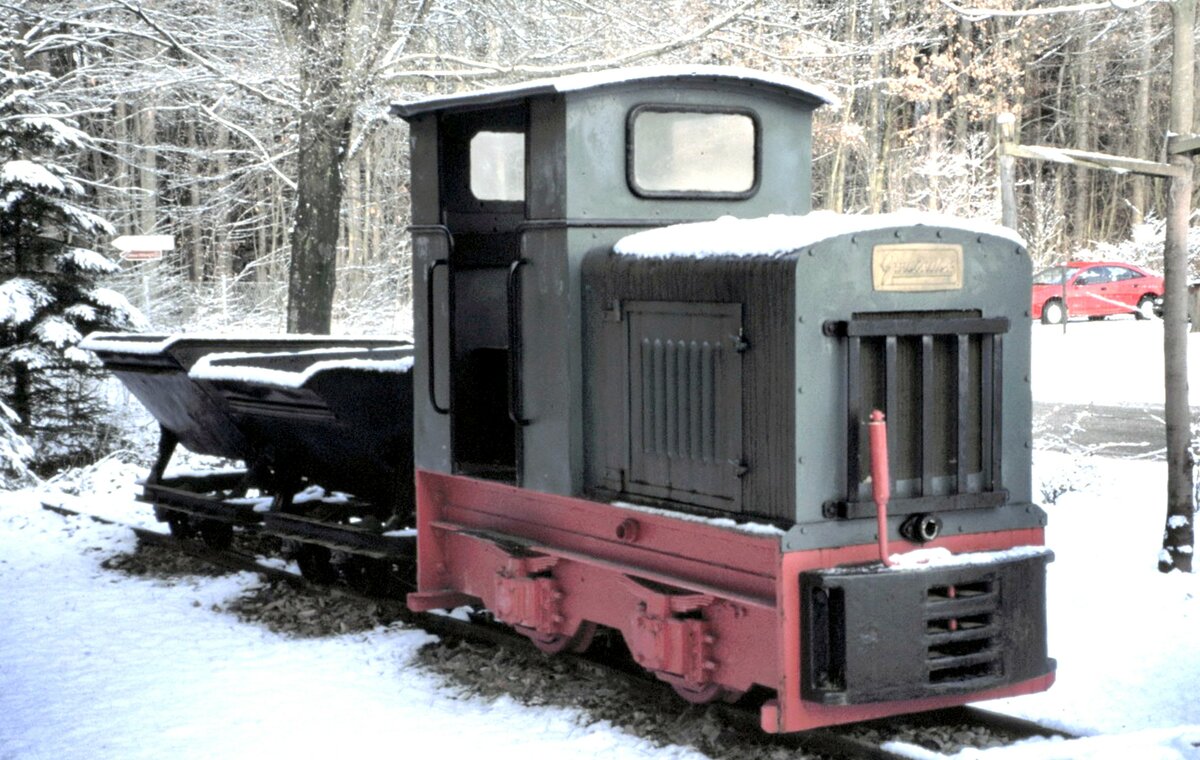 Gmeinder Bauzug Lorenbahn in Wasserburg/Inn am 28.01.1999.