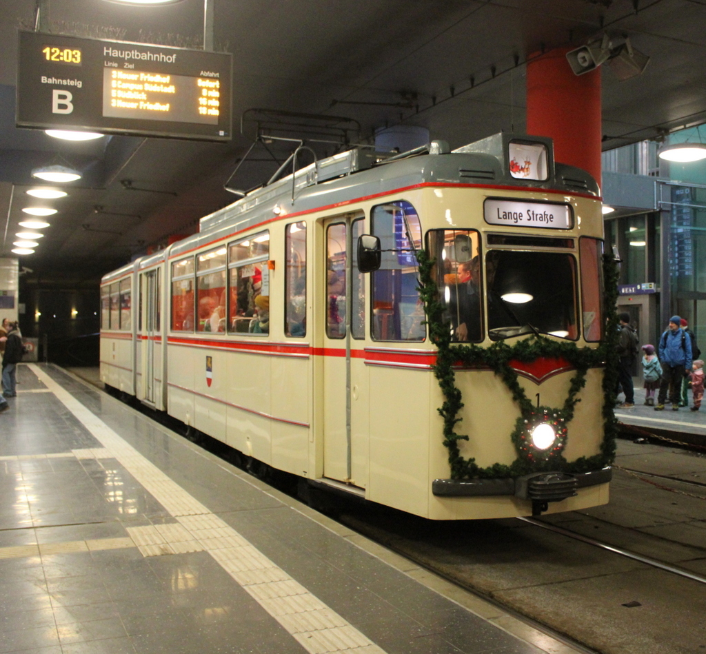Gotha Wagen 1 am 14.12.2025 um 12:03 Uhr in der tiefebene vom Rostocker Hbf. 