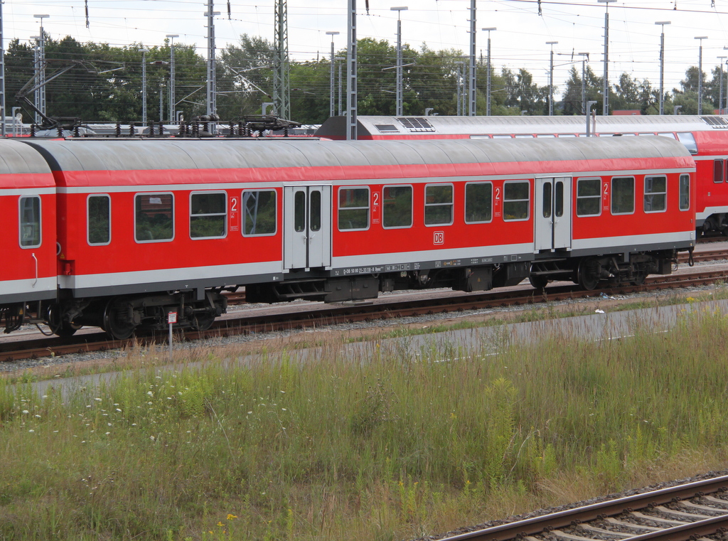 Halberst�dter Mitteleinstiegswagen D-DB 50 80 21-33 118-8 von DB Regio AG Region Nordost Rostock Hbf abgestellt im BW Rostock Hbf.05.08.2016