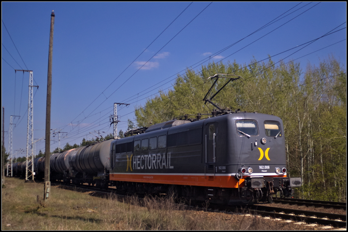 Hector Rail 162.006 / 151 066-8 'Hauser' überraschte Eingangs der Berliner Wuhlheide am 16.04.2019 mit einem Kesselwagenzug.
