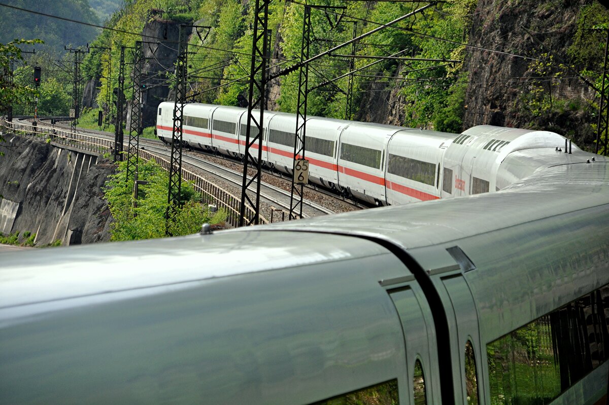 ICE 1 auf der Geislinger Steige am 06.05.2011.