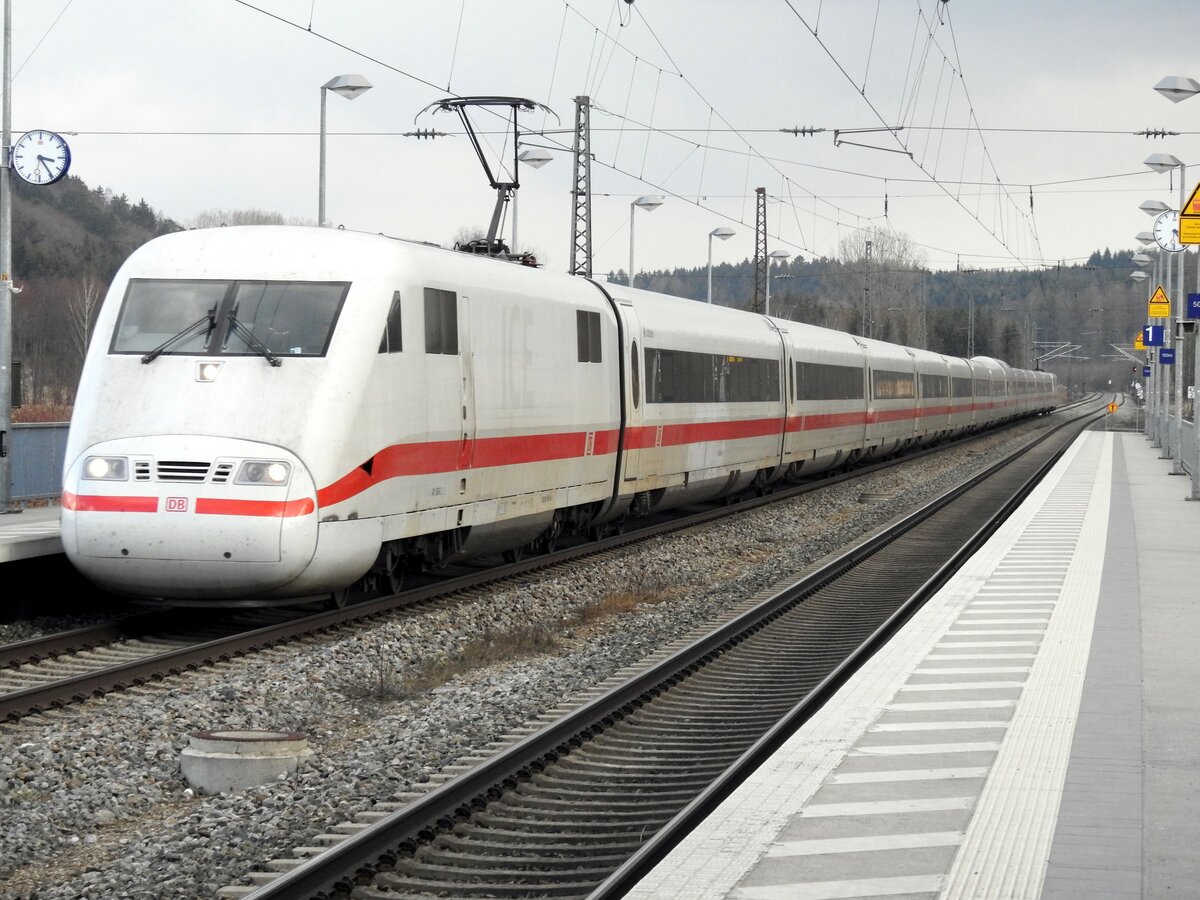 ICE 1 in Jettingen am 22.02.2019.