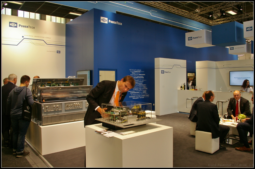 InnoTrans 2016 in Berlin: Ausstellungsstand der Firma Knorr-Bremse PowerTech GmbH aus Deutschland. An vier Standorten auf der Welt werden innovative Lösungen für die Energieumwandlung entwickelt. Dazu gehören unter anderem Umrichter, Energiegewinnungs- und Speicheranlagen, industrielle Anwendungen und Energieversorgungssysteme für den Schienenverkehr.