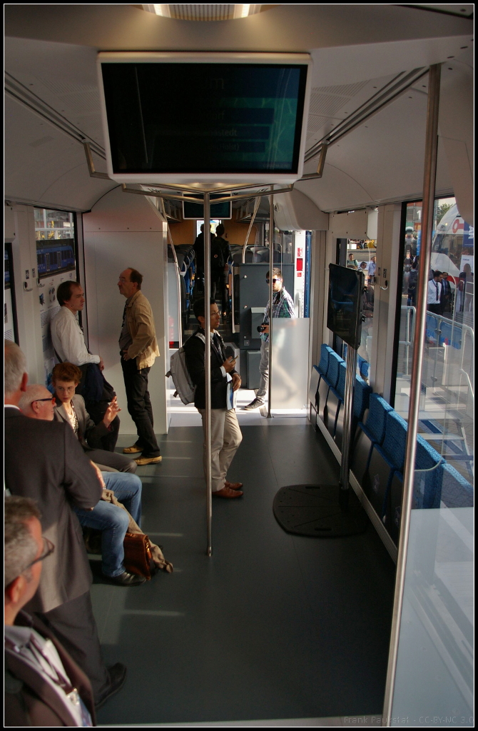 InnoTrans 2016 in Berlin: Mehrzweckabteil des Alstom Coradia iLint, der auf der Messe vorgestellt wurde. Die Basis ist die bekannte Lint-Familie des Herstellers.