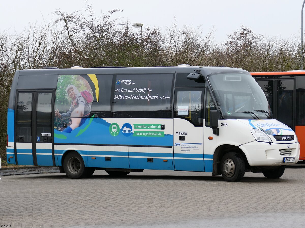 Iveco Daily mit TS-Aufbau der MVVG in Waren. 