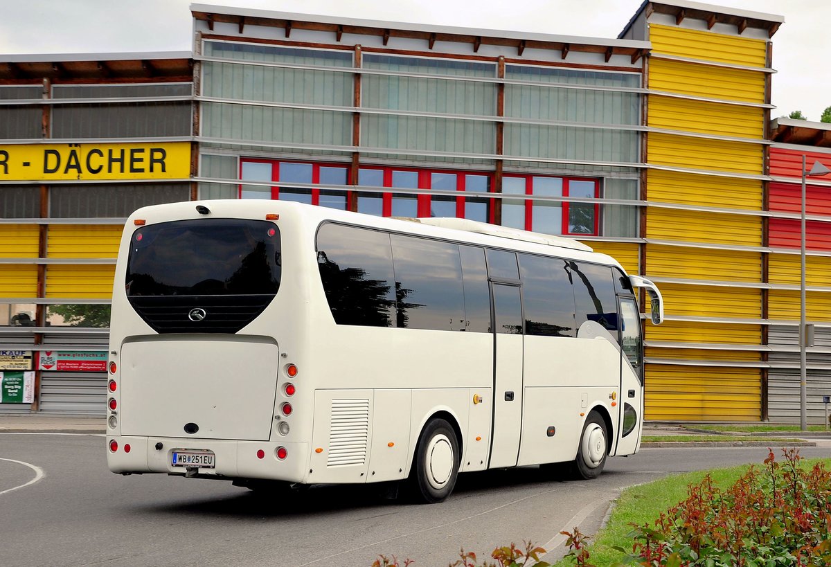 King Long aus �sterreich in Krems gesehen.