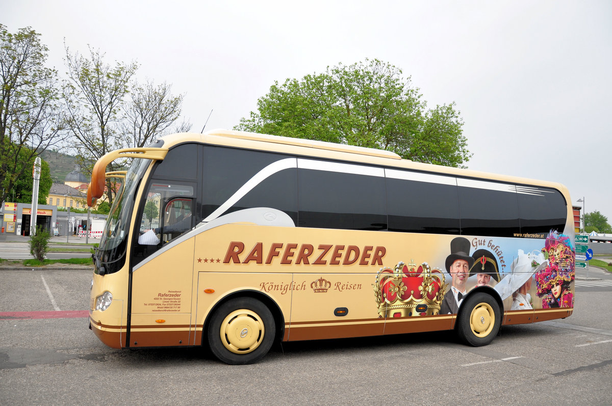 King Long vom Reisedienst Raferzeder aus �ber�sterreich in Krems gesehen.