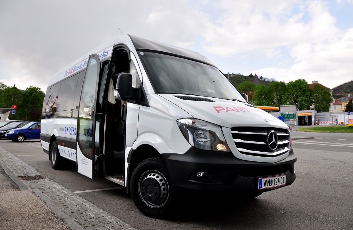 Kleinbus MB Sprinter 519 Bluetec von Partsch Reisen aus �sterreich am 18.4.2015 in Krems.