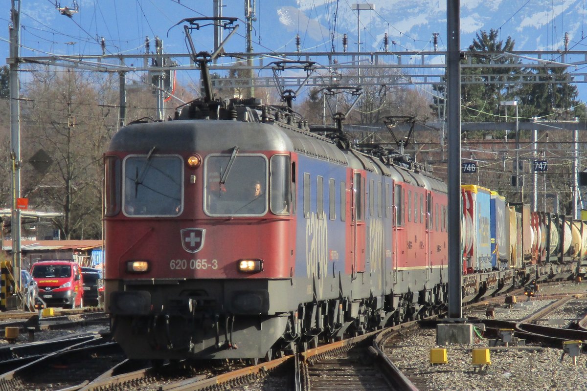 KLV mit 620 065 an der Spitze durchfahrt am 23 Mrz 2017 Thun.