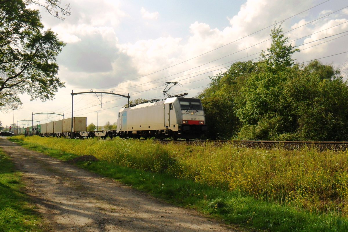 KRE 186 107 passiert am 26 April 2019 Oisterwijk.