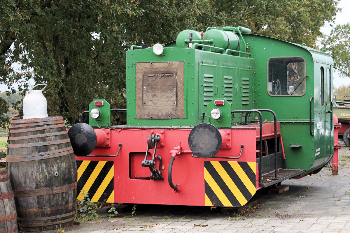 LKM Kö 9180, Fabrik-Nr.: 251180, Baujahr 1957, Aufstellung als Denkmal in Rosengarten - Langenrehm. Datum 13.10.2019