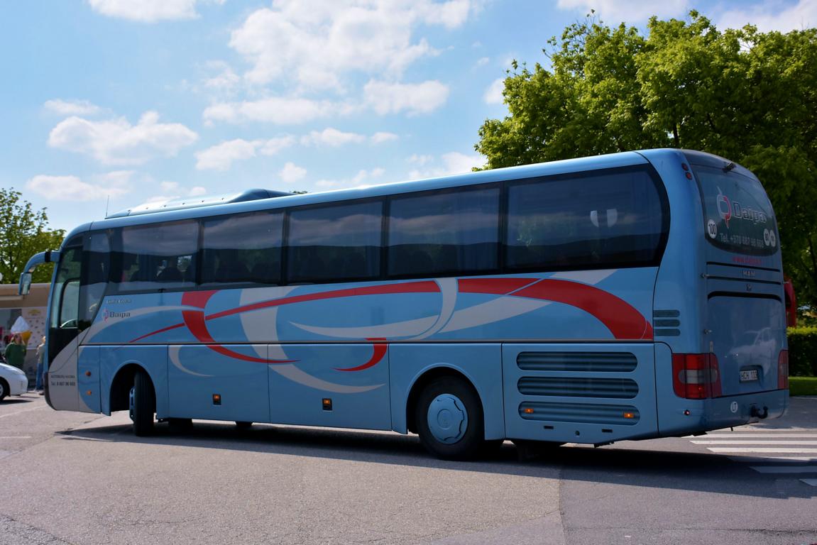 MAN Lion`s Coach von Daipa Reisen aus LT in Krems.