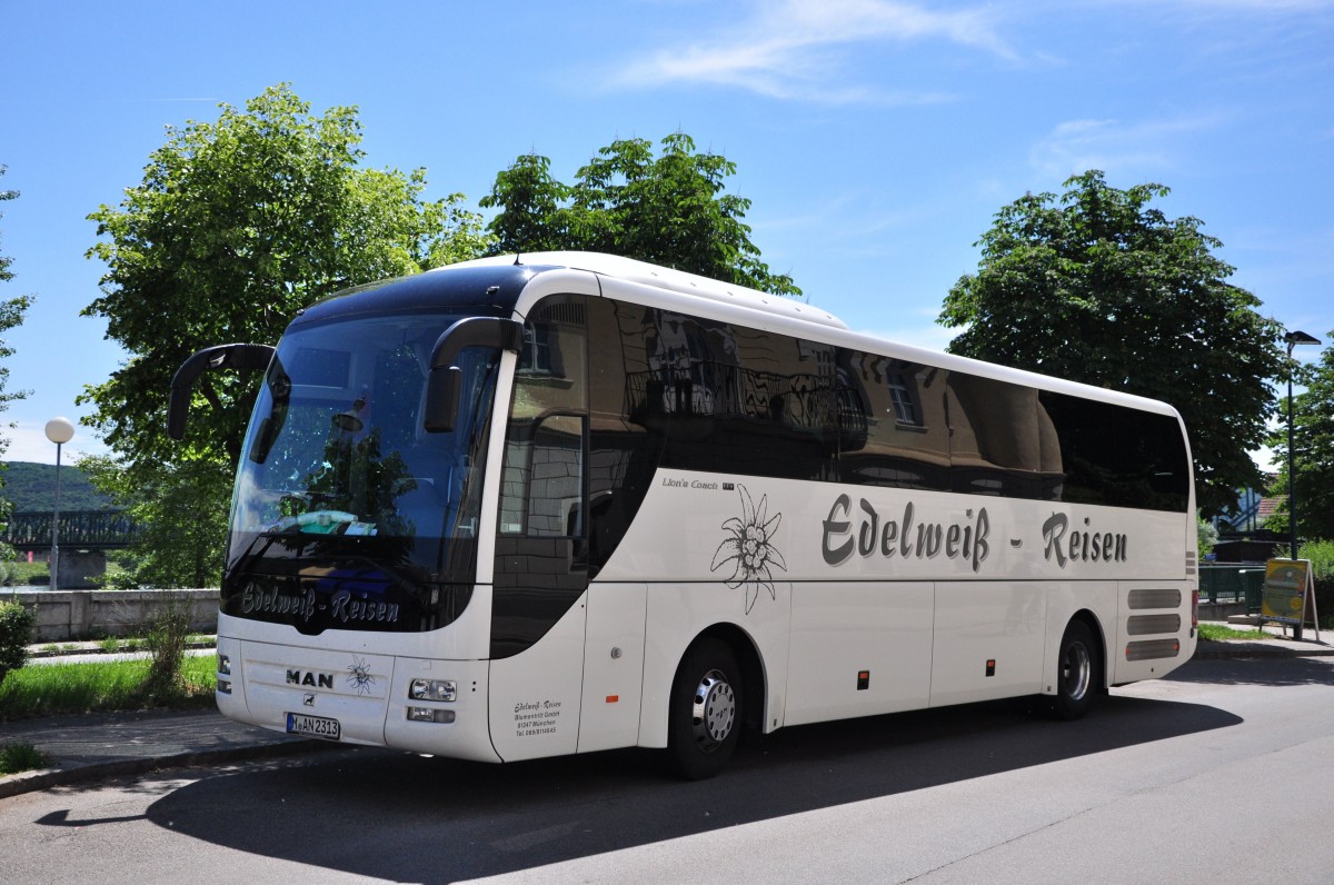MAN Lions Coach von Edelwei� Reisen aus der BRD im Juni 2015 in Krems.