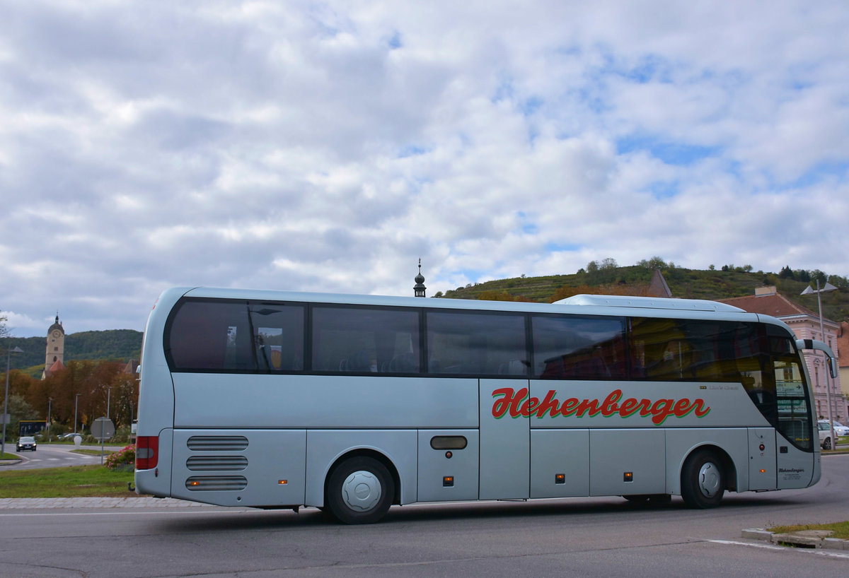 MAN Lion`s Coach von Hehenberger Reisen aus sterreich 10/2017 in Krems.