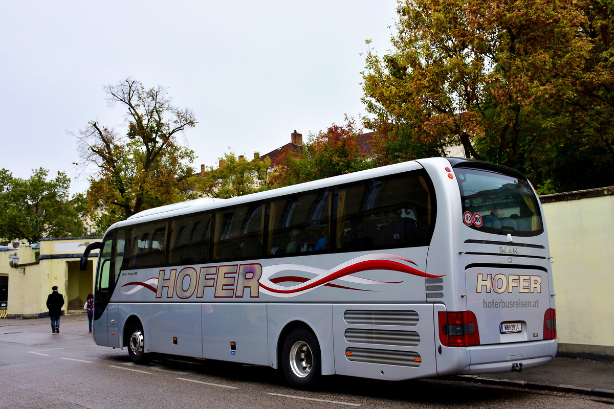 MAN Lion`s Coach von Hofer Reisen aus �sterreich in Krems.