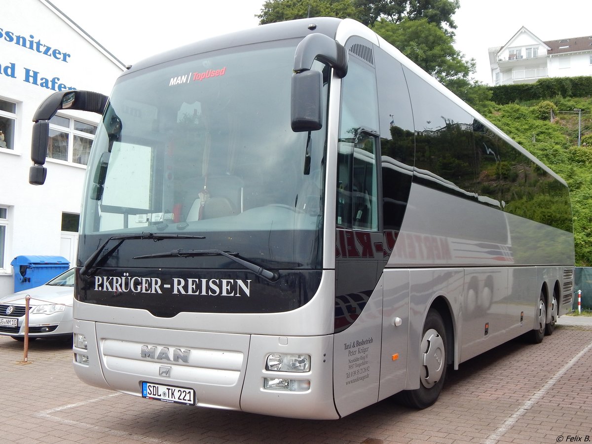 MAN Lion's Coach von P.Kr�ger-Reisen aus Deutschland im Stadthafen Sassnitz. 
