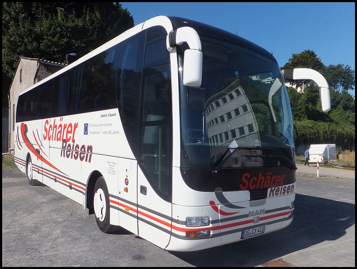 MAN Lion's Coach von Sch�rer Reisen aus Deutschland im Stadthafen Sassnitz.