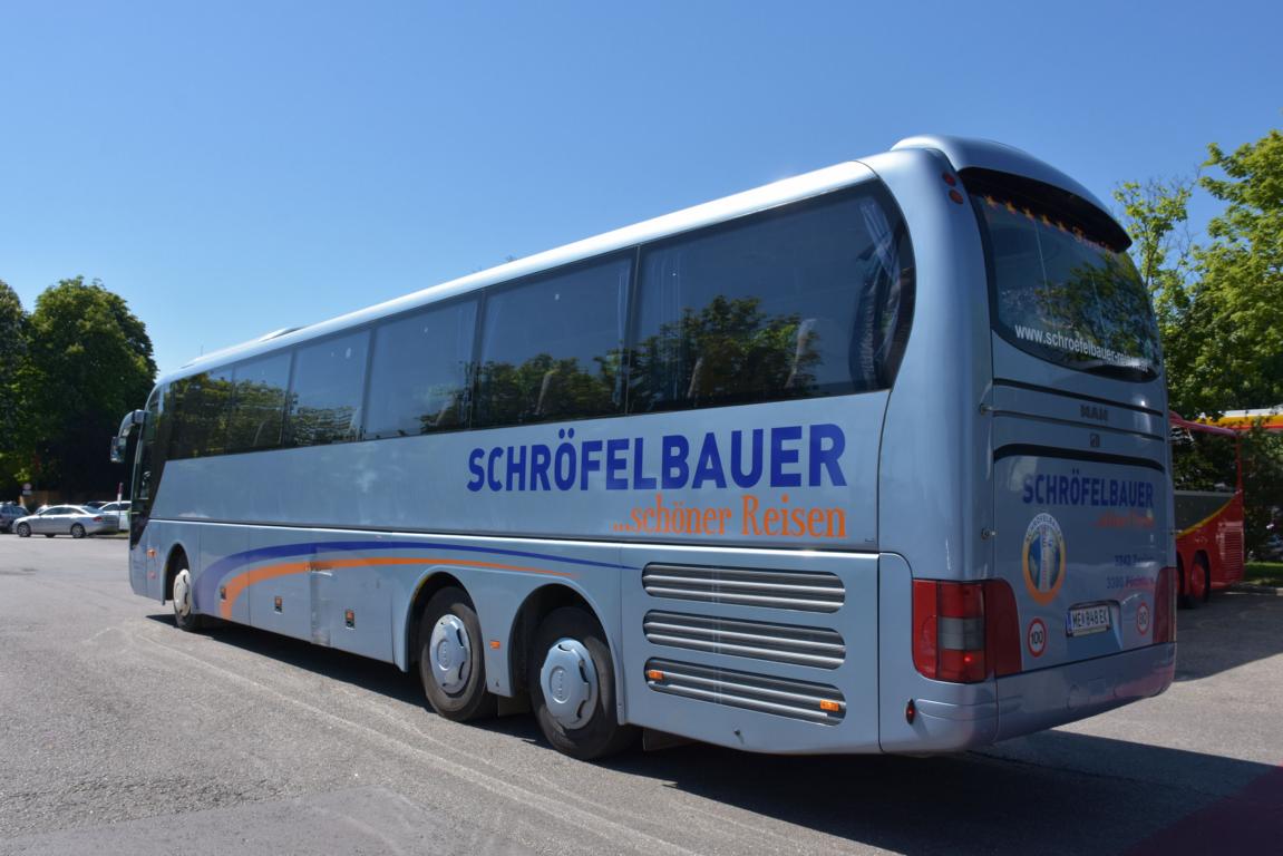 MAN Lion`s Coach von Schr�felbauer Reisen aus Nieder�sterreich in Krems.